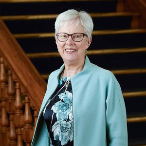 Lynne Dovey.jpg
