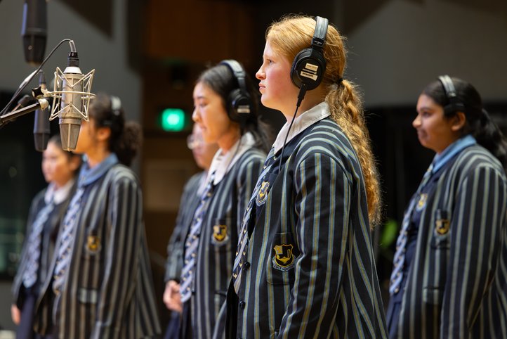 QMC - Voces Luce at Massey-30