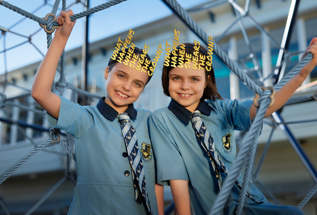 Twins-Selects-Queendom-821_RTF_Crown